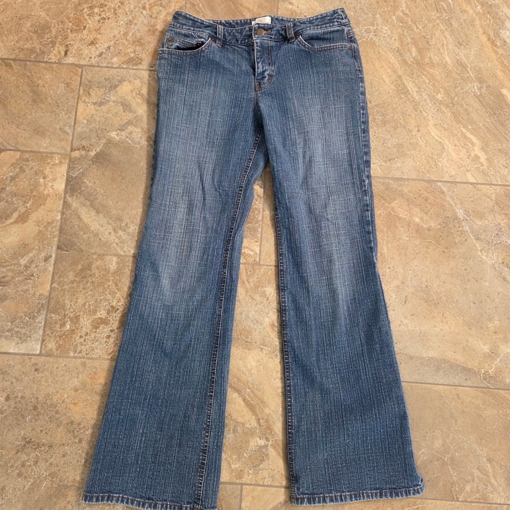 Ann Taylor LOFT Womens Flare Leg Jeans Medium Wash Blue Denim Size 6 Mid Rise